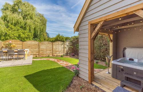 Queens Barn - Photo 33