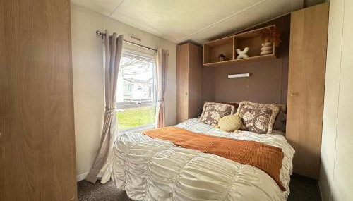 Harwich - Caravan - Sleeps 10 - Garden - Pool - Foto 3