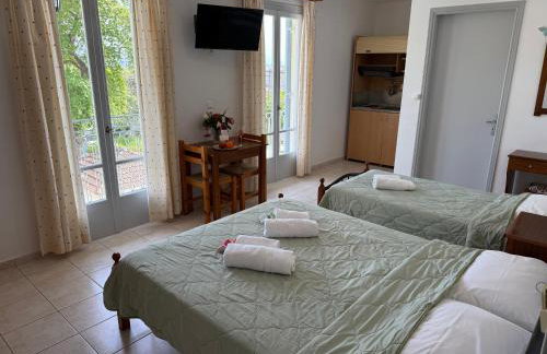 Des Roses Hotel - Photo 51