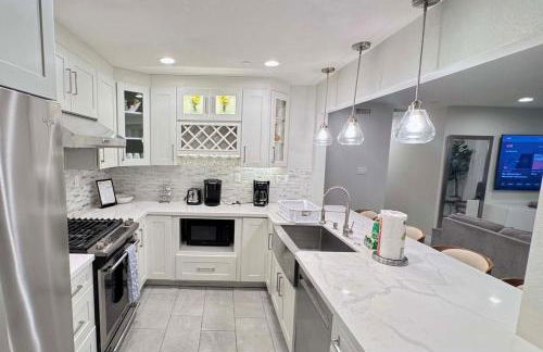 Rainforest Villa 4 Bedroom PoolSpa Walk2Disneyland - Foto 3