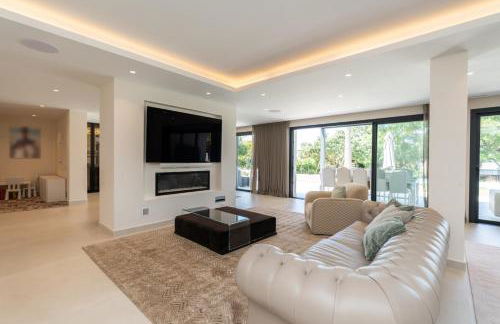 Stunning 6-Bedroom Villa in Guadalmina Baja - Foto 7