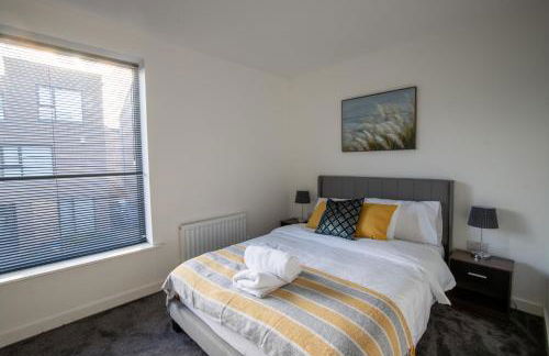 Luxury Deluxe - 4 bedrooms Villa - 6 beds - 10 Guests - Private Parking - Contractors Welcome - Trafford Stretford - Foto 6