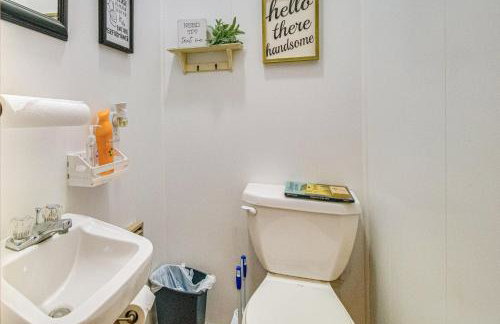 Creekfront Yellville Manor with Parlors and Fire Pit! - Foto 13