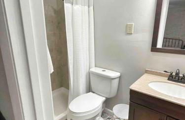 Charming Family Retreat Near Parks Fire Pit & Games - Photo 34