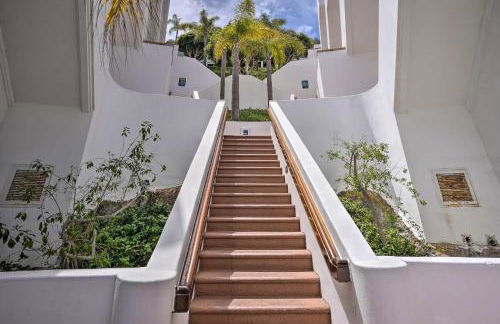 Quiet Avalon Getaway Villa with Ocean View and Balcony - Foto 25