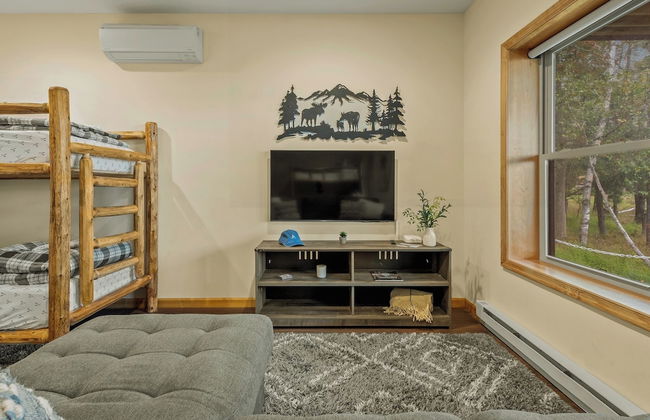 Pocono Paradise by Avantstay Lakeside Retreat, Hot Tub, Game Room, Near Beach - Foto 42