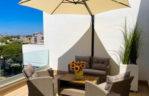 GEA SEAVIEW APARTMENT - Bright Top-Floor Gem in central Nettuno, Steps from the Station - Foto 1