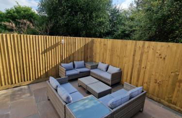 Stunning Modern Riverside Cottage - Photo 4