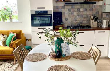 Boutique Brick Lane 2-Bed, Colourful City Vibes - Foto 52