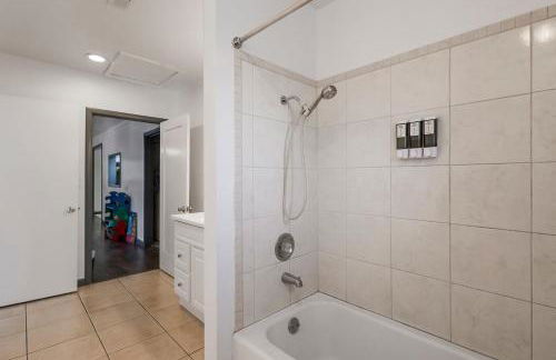 Spacious Home & Guest House, 2 Kitchen & Garden - Foto 24