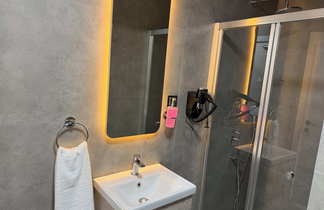 ALTINAY HOTEL - Photo 38