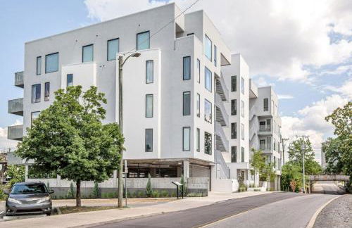 Penthouse Condo on River with Garage and Patio, Walk Downtown - Foto 7