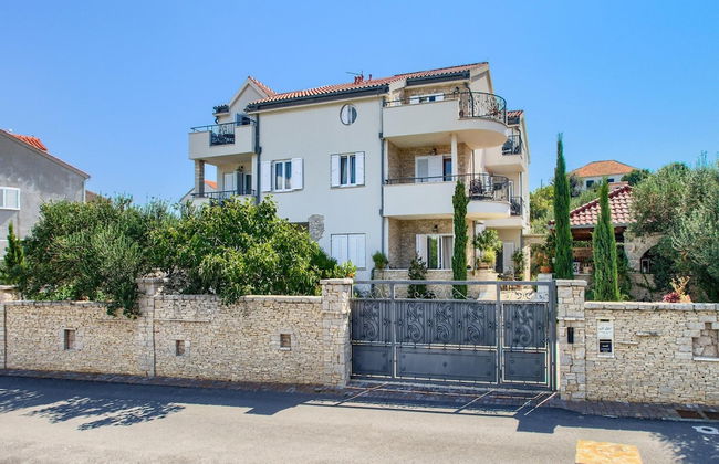 Apartment in Murter With Pool and Sea Views - Foto 37