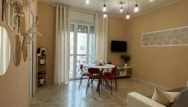 Home In Town - Città' Studi Apartment - Metro M2 Piola a 2 minuti - Photo 2