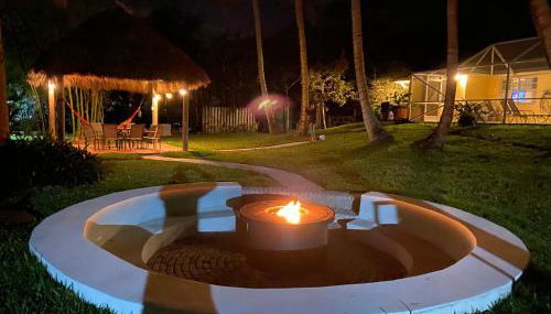 JUPITER WATERFALLS - NEWLY UPDATED - TIKI HUT, FIRE PIT, KITCHEN, POOL HEATER and MORE - Photo 2, Garden view, Other