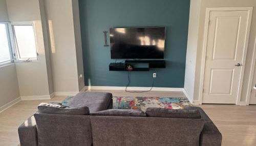 Modern Hyattsville Apartment - Walk to Metro & DC - Foto 5