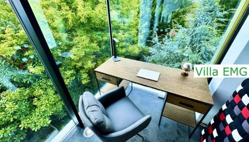 Luxus Design Ferienhaus Villa EMG Bensheim nah Frankfurt, Heidelberg mit Sauna, Schwimmteich, Garten für Familien und Gruppen bis 17 Personen - Foto 2, Garden, Garden view