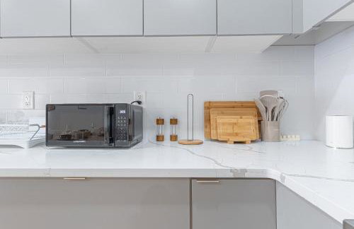 Modern Duplex Escape w Backyard - Foto 14