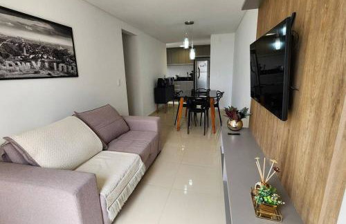 Apto aconchegante Centro Lago com 2 banheiros - Foto 1