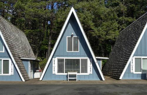 Wonderful A frame Nestled Amidst Trees in Otter Rock, Oregon - Foto 17