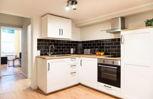 SPACIOUS Two BR plus AC plus SelfCheckIn - Foto 4