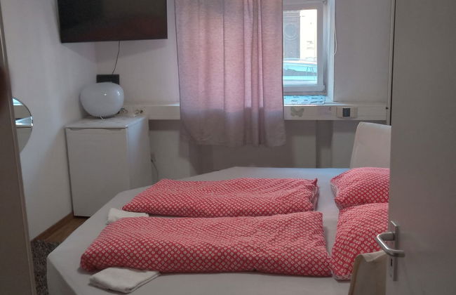 Charming 4-bedroom Apartment in Ludwigsburg With Central Heating - Foto 3