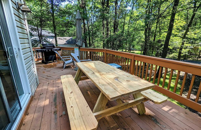 The Bear Foot Lodge by Avantstay Game Room, Deck, Beach/lake Access - Photo 25