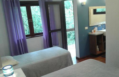 Beach house surrounded by lush nature - Foto 6