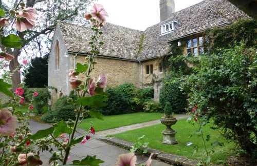 Charney Manor - Photo 38