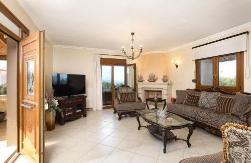 Villa Aris: A Serene Experience, 3BRs, Pool & Bbq - Photo 64