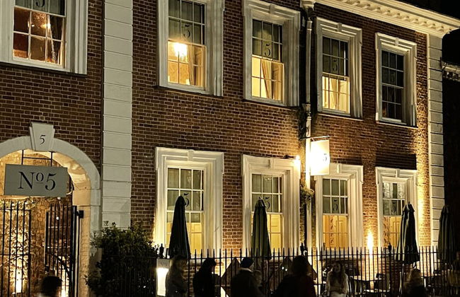 Cathedral Yard in Exeter - Foto 35