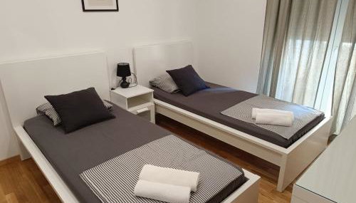 Apartment Split Downtown - Photo 5