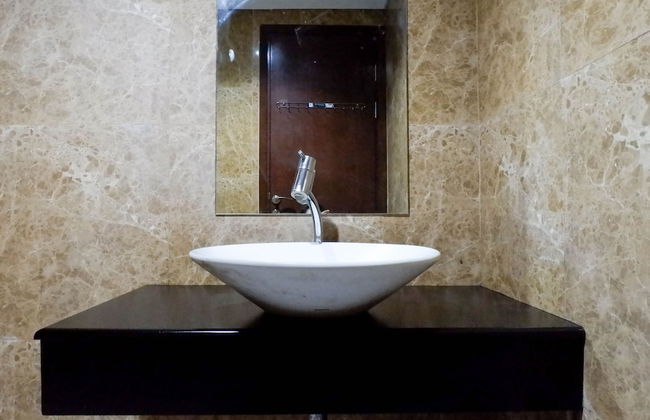 Serene Exclusive Modern Studio Apartment At Grand Sungkono Lagoon - Photo 11