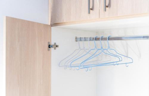 Colorful city apartment - Photo 11