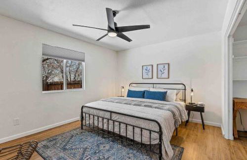 Walk to GC Train Depot and Route 66, king beds, game room, BBQ, firepit - Photo 13