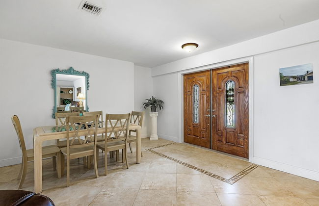 Luxury Waterfront Home With Pool 3 Bedroom Home by RedAwning - Foto 21