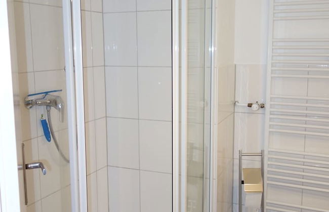 Tolstov-Hotels Beautiful Villa with Big Garden - Photo 31