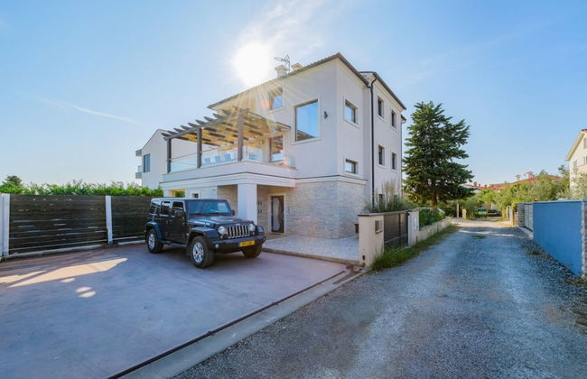 Paula - With Pool - H - Photo 28