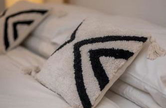 Spacious & Stylish StoneHous Cottage - Photo 13