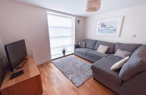 Waterside apartment, central Falmouth, Vi-spring king bed, gated parking - Foto 3