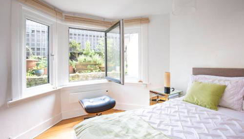 Modern flat with KING bed, garden & outdoor dining - Foto 5