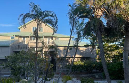 Remote Island Retreat with Private Ferry, Pool, Beach - Foto 4