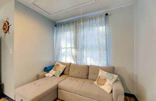 Walk to Fishing Pier, Newport Home with Deck! - Foto 4