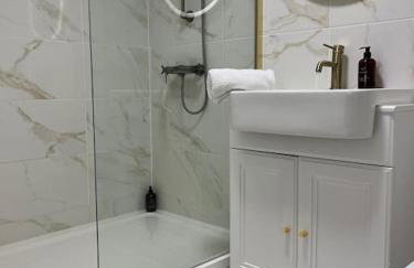 Chelston Grange Torquay Near the Beach with Private Garden & Parking - Foto 9