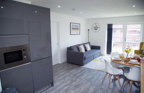 Bridge Court by Sterling Edge Apartments - Luxury Aparthotel - Stylish 1-bed Apartments - Balcony with Canal View or Private Garden - Free Parking - Foto 33