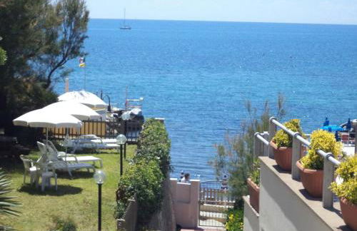 A 20 mt dal mare con ombrellone e sdraio in spiaggia - Foto 1