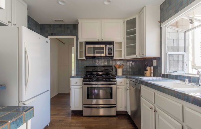 Topaz By Avantstay Adorable Cottage Walking Distance to Beach w/ Large Patio - Foto 25