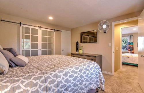 Blissfully Wild -with Hot Tub and pets are welcome - Foto 37