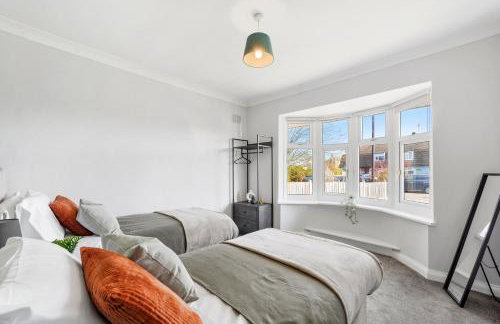 Grab a Deal Today! Massive Home For Contractors & Parking for 4 - Foto 10