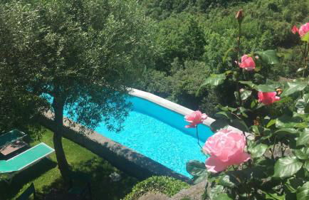 Stunning Medieval Mountain Retreat With Pool - Photo 2